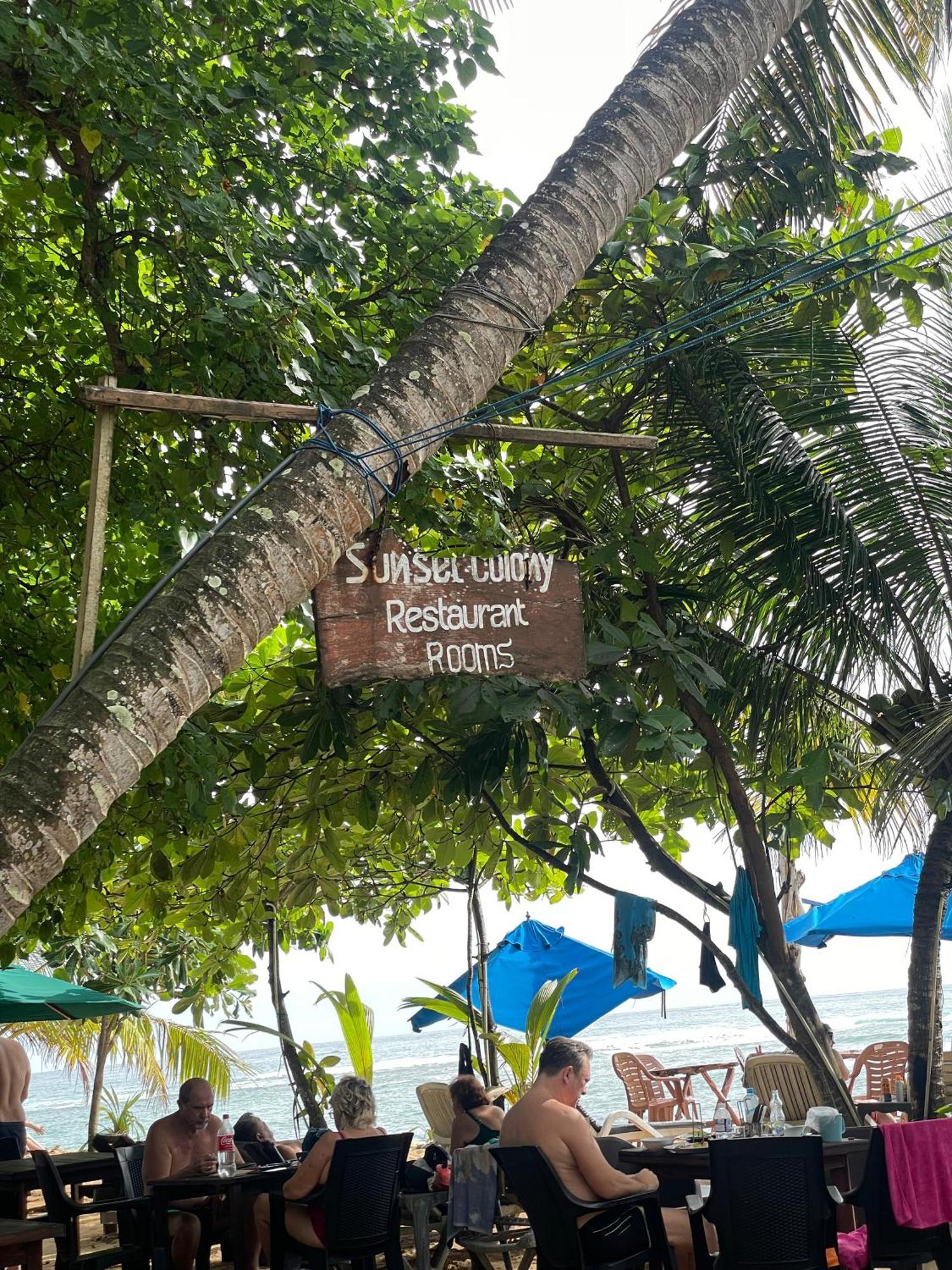 Sunset Colony Beach Resort Unawatuna Exteriör bild